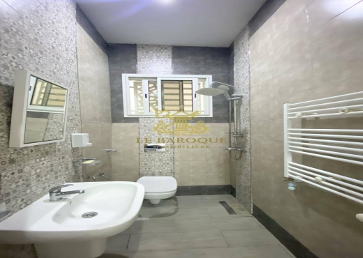 Rez-de-chaussée avec entrée indépendante - Bien immobilier à {"id":23,"country_id":219,"name":"TUNIS","slug":"tunis"} - Image 4 - Agence Immobilière New Way