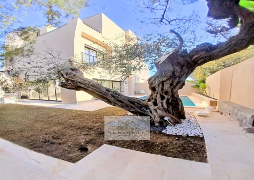 Villa Neuve S+4 avec Piscine à - Bien immobilier à {"id":23,"country_id":219,"name":"TUNIS","slug":"tunis"} - Agence Immobilière le baroque